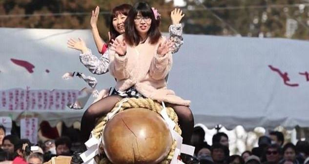 揭秘日本独有的“阴茎节”由来 现场画面好污 -1