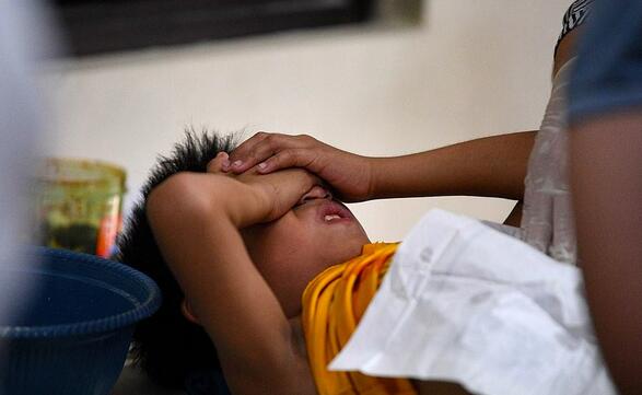 菲律宾割礼季节：千名男童接受割礼 痛苦嚎叫（图） -1