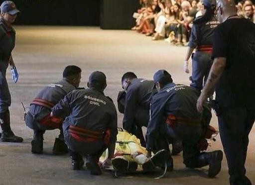 26岁男模特苏亚雷斯（Thales Soares）走秀突然倒地猝死T台 -1