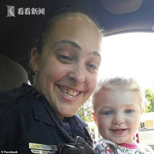 3岁幼女被反锁车内活活热死 29岁美国女警Cassie Barker获刑20年 -1