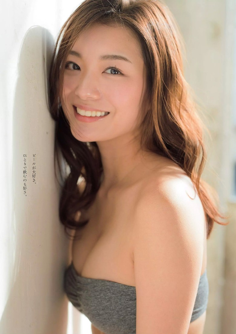 日本模特蜂谷晏海：26岁乡下妹逆袭成＂地球第一美女＂
