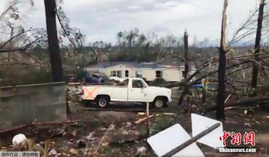 美国阿拉巴马州遭遇龙卷风袭击 死亡人数升至22人