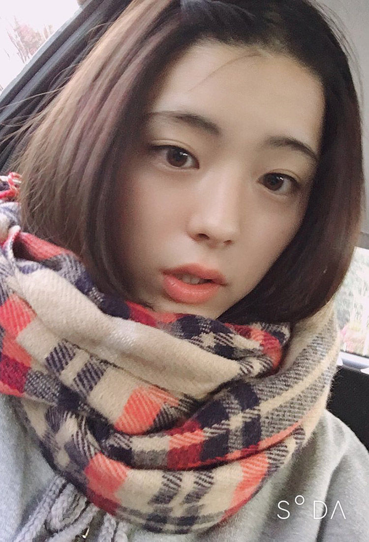 井手上漠：日本16岁男孩成最美假“少女”